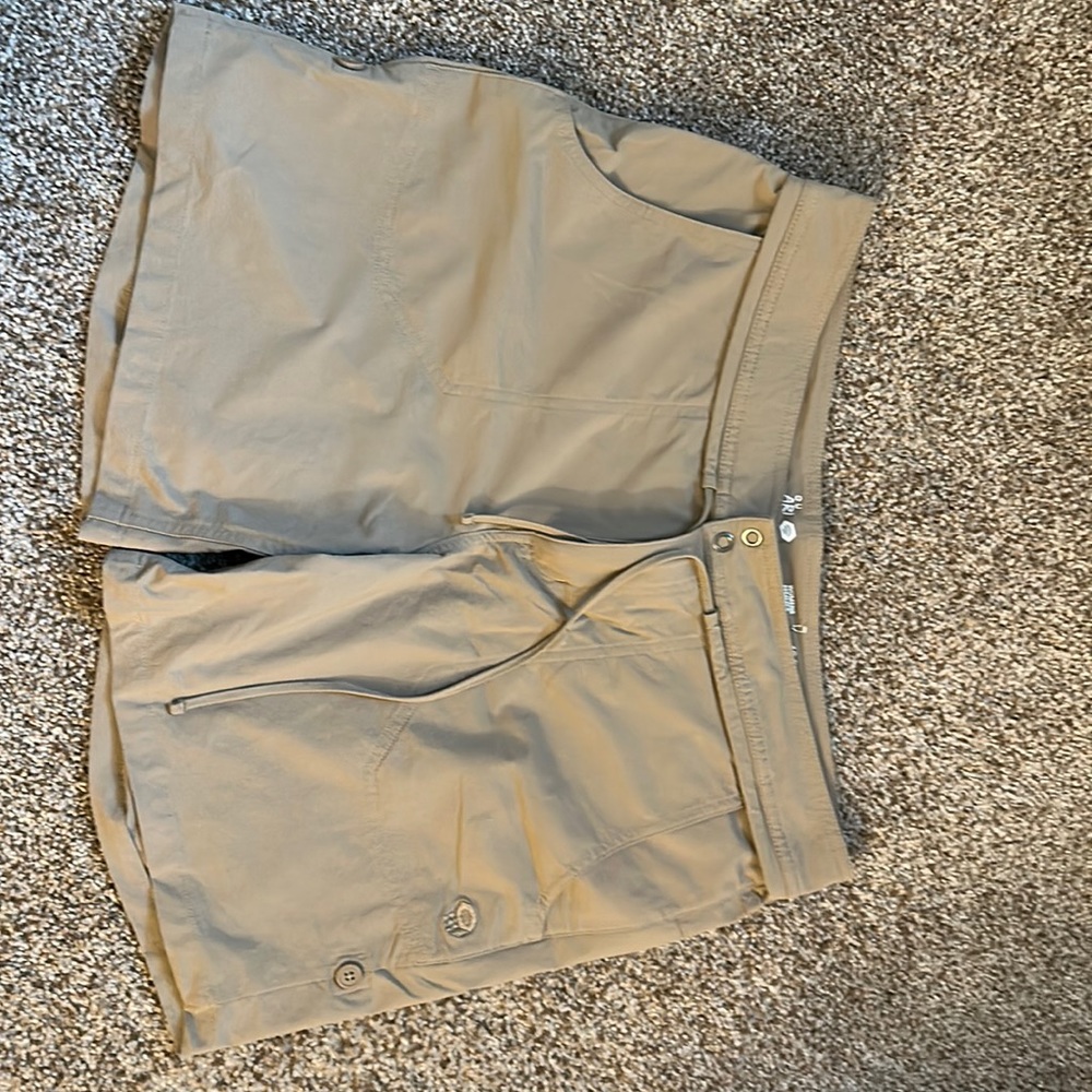 Mountain Hardwear shorts